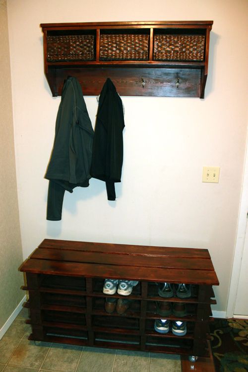 30+ Creative Pallet Furniture DIY Ideas and Projects --> DIY Pallet Shoe Storage Bench