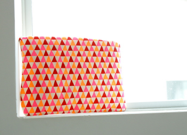 Cool DIY Sharpie Crafts Projects Ideas - DIY Geometric Patterned Pouch is an Easy DIY Gift Idea