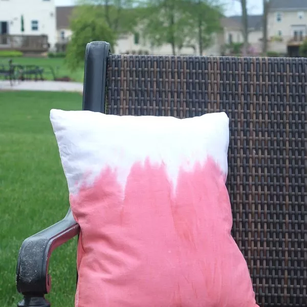 DIY Dyed Outdoor Pillow