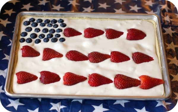 All American Fruit Flag +25 4th of July Party Ideas | NoBiggie.net