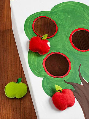 Apple-Toss Board - 25+apple projects and kids crafts - NoBiggie.net