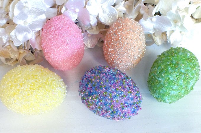Beaded Easter Eggs | 25+ MORE ways to decorate Easter Eggs