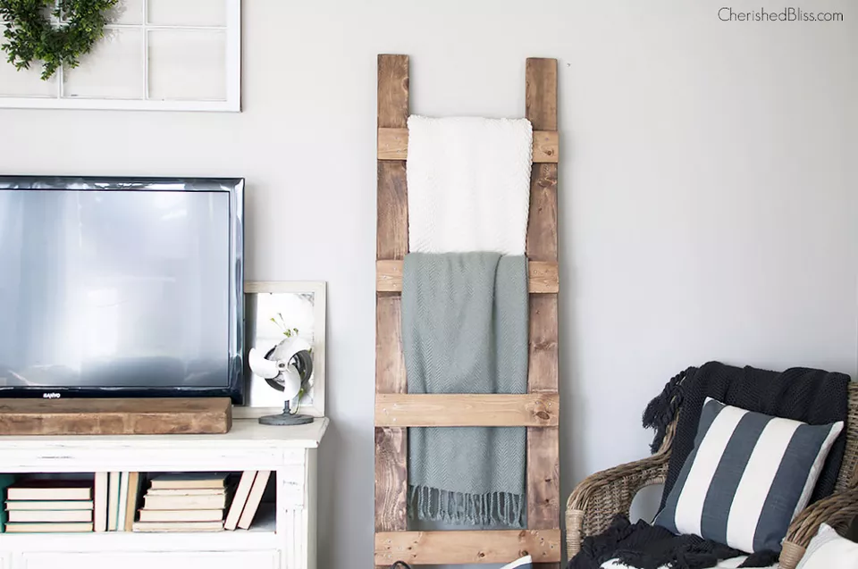 DIY Wood Blanket Ladder