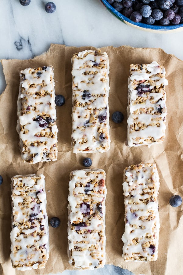 Blueberry Vanilla Greek Yogurt Granola Bars | 25+ Granola recipes