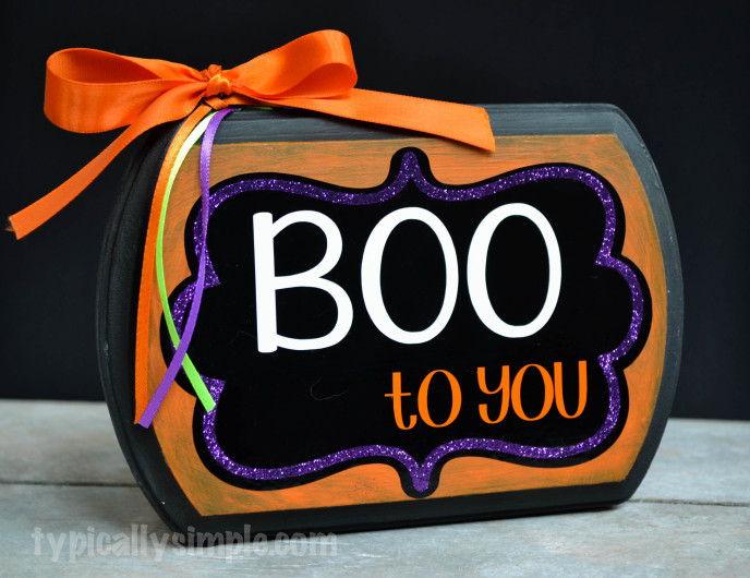 DIY Boo to You Halloween Sign Decor