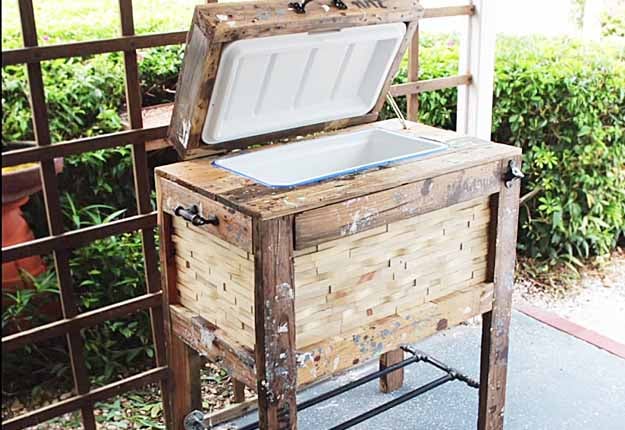 Build A Rustic Cooler Box
