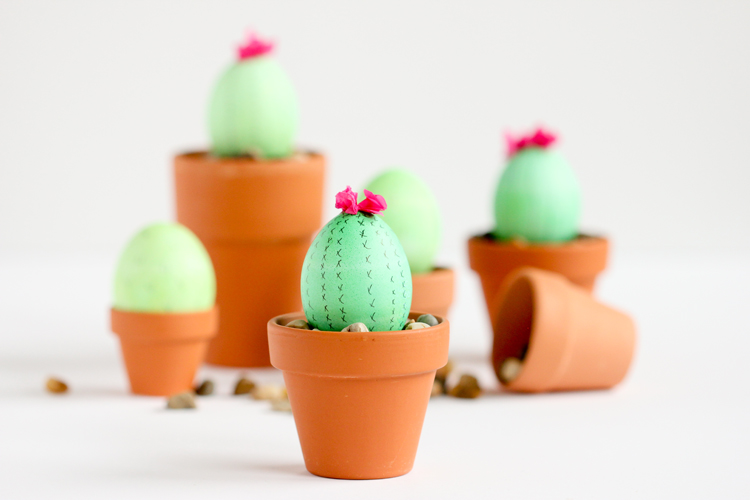 Cactus Easter Eggs | 25+ MORE ways to decorate Easter Eggs