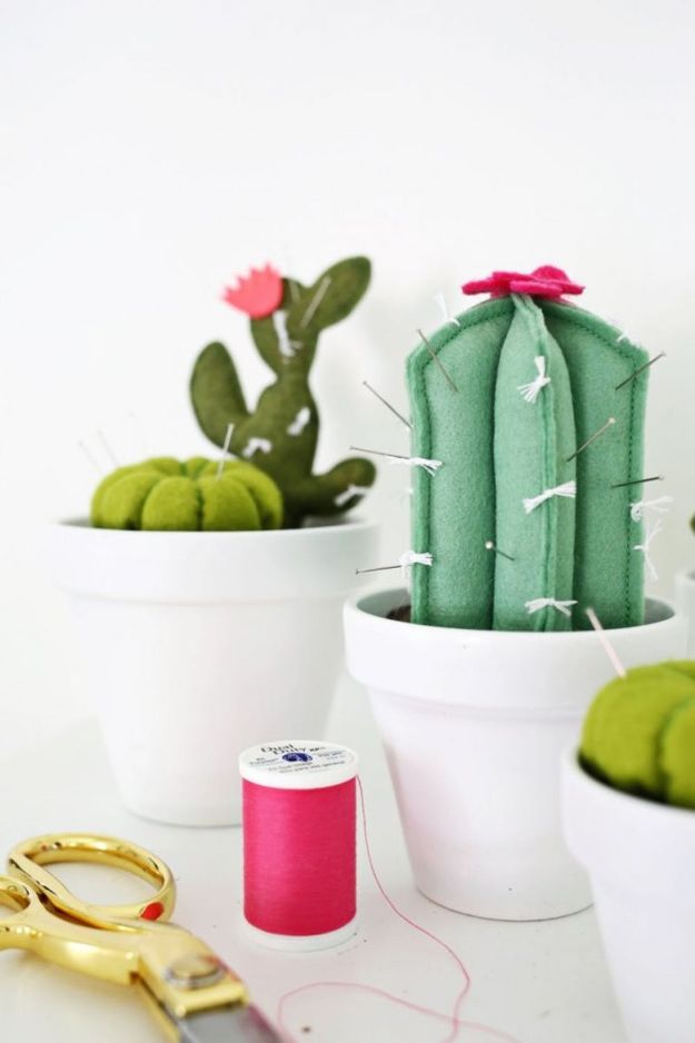 DIY Cactus Crafts | Cactus Pincushion DIY l Craft Ideas and Home Decor | Painting Tutorials, Gifts, Rocks, Cardboard, Wood Cactus Decorations