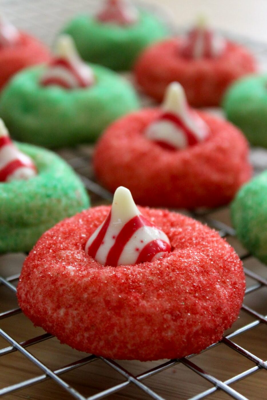 Candy Cane Blossoms | 25+ MORE Christmas cookie exchange recipes