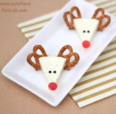 Cheese Reindeers | +25 Healthy Holiday Snacks