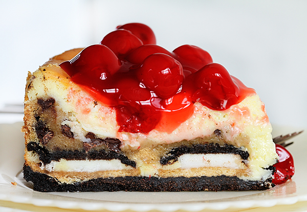 Cherry Cheesecake with Oreos and Chocolate Chip Cookies | 25+ Cheesecake Recipes