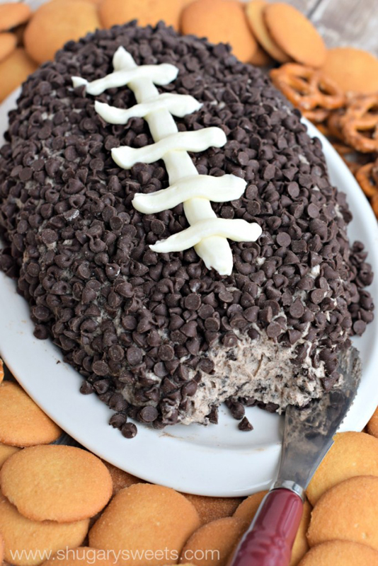 Cookies & Cream Cheese Ball | 25+ Game Day Desserts