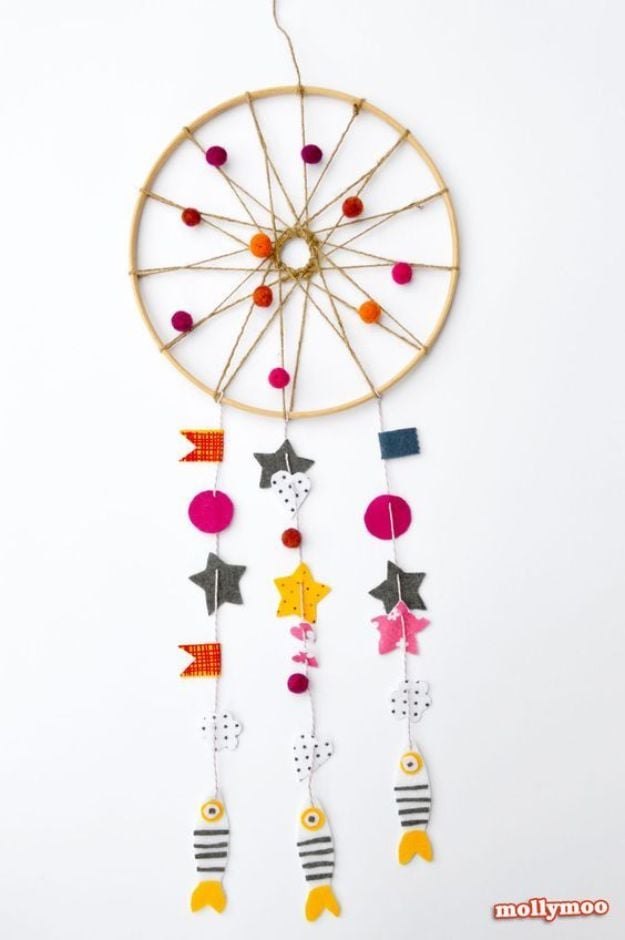 DIY Dream Catchers - Cute Dreamcatcher - How to Make a Dreamcatcher Step by Step Tutorial - Easy Ideas for Dream Catcher for Kids Room - Make a Mobile, Moon Designs, Pattern Ideas, Boho Dreamcatcher With Sticks, Cool Wall Hangings for Teen Rooms - Cheap Home Decor Ideas on A Budget http://diyprojectsforteens.com/diy-dreamcatchers