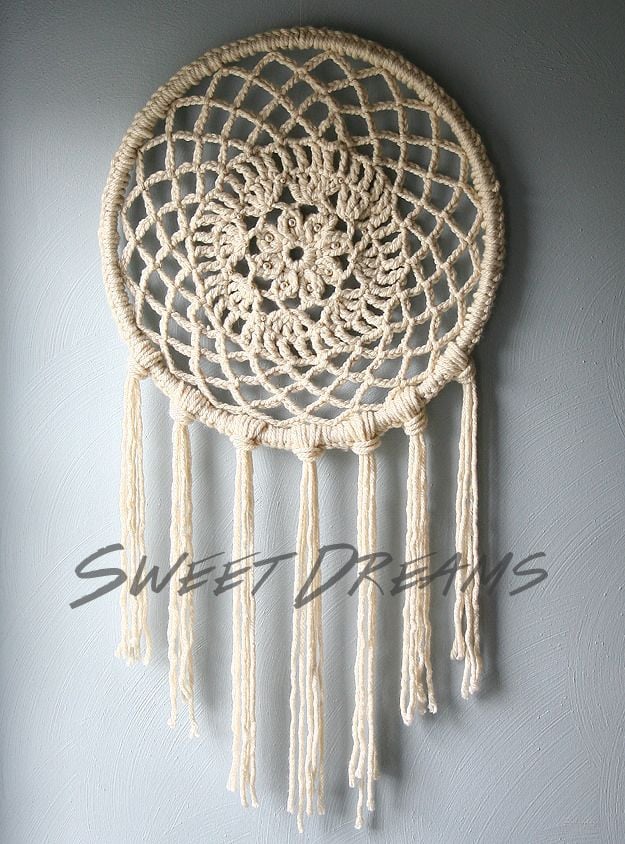 DIY Dream Catchers - DIY Big Dreams Dreamcatcher - How to Make a Dreamcatcher Step by Step Tutorial - Easy Ideas for Dream Catcher for Kids Room - Make a Mobile, Moon Designs, Pattern Ideas, Boho Dreamcatcher With Sticks, Cool Wall Hangings for Teen Rooms - Cheap Home Decor Ideas on A Budget http://diyprojectsforteens.com/diy-dreamcatchers