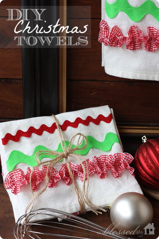 DIY Christmas Kitchen Towels | 25+ More Handmade Gift Ideas Under $5