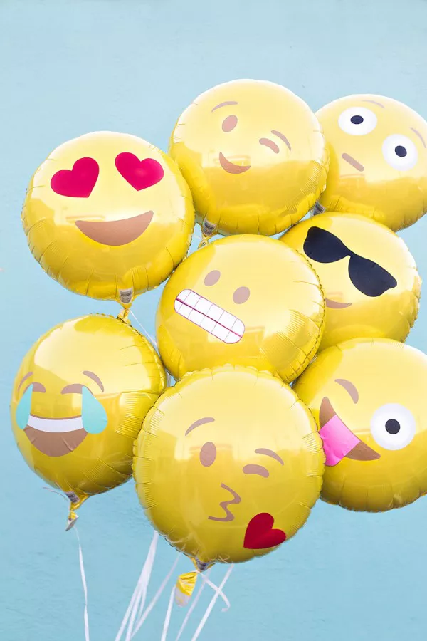 DIY Emoji Balloons