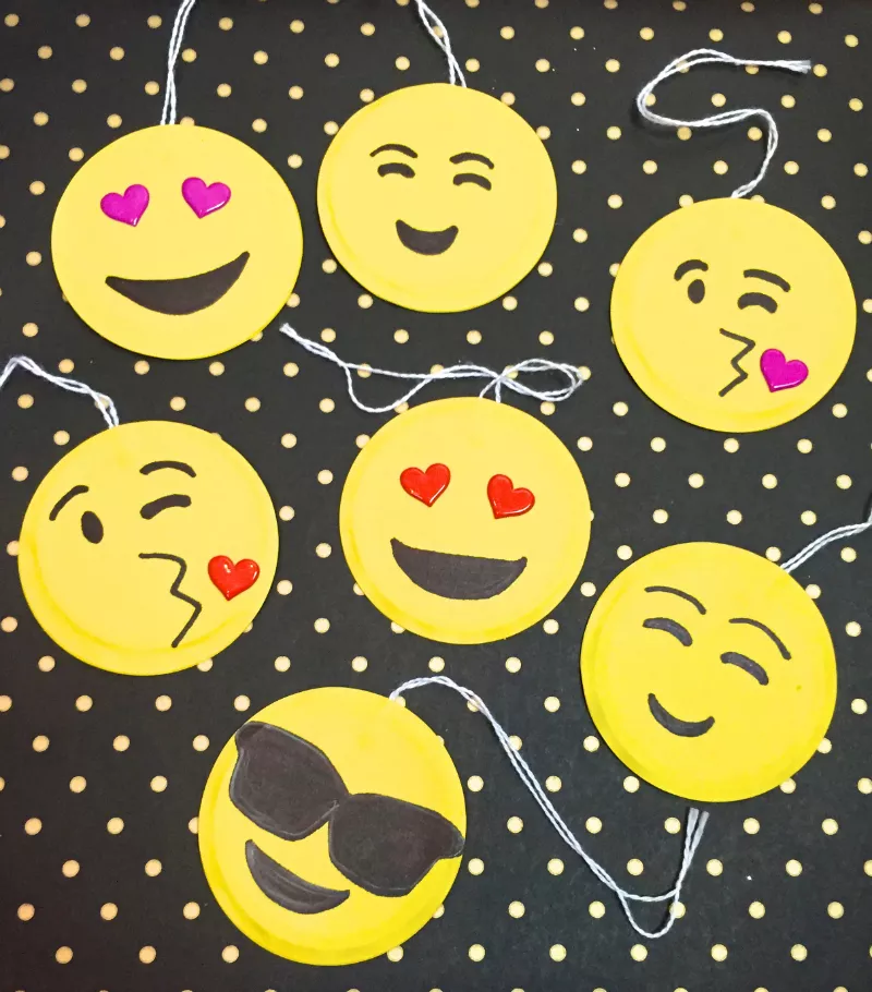 DIY Emoji Gift Tags