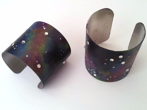 Galaxy DIY Crafts - DIY Galaxy Cuff - Easy Room Decor, Cool Clothes, Fun Fabric Ideas and Painting Projects - Food, Cookies and Cupcake Recipes - Nebula Galaxy In A Jar - Art for Your Bedroom - Shirt, Backpack, Soap, Decorations for Teens, Kids and Adults http://diyprojectsforteens.com/galaxy-crafts