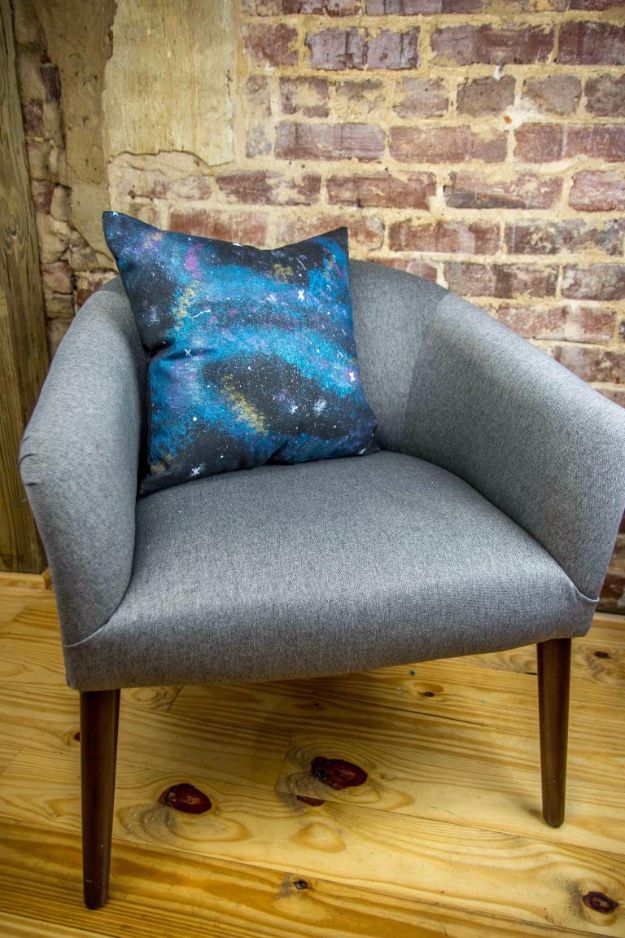Galaxy DIY Crafts - DIY Galaxy Pillow - Easy Room Decor, Cool Clothes, Fun Fabric Ideas and Painting Projects - Food, Cookies and Cupcake Recipes - Nebula Galaxy In A Jar - Art for Your Bedroom - Shirt, Backpack, Soap, Decorations for Teens, Kids and Adults http://diyprojectsforteens.com/galaxy-crafts