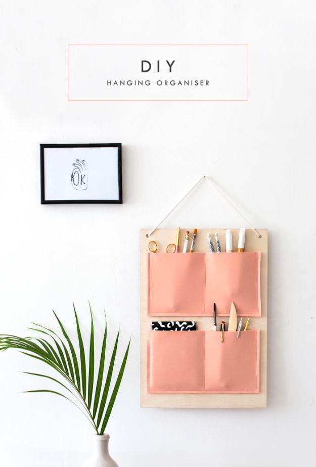 DIY School Supplies - DIY Hanging Organizer - Easy Crafts and Do It Yourself Ideas for Back To School - Pencils, Notebooks, Backpacks and Fun Gear for Going Back To Class - Creative DIY Projects for Cheap School Supplies - Cute Crafts for Teens and Kids http://diyprojectsforteens.com/diy-back-to-school-supplies