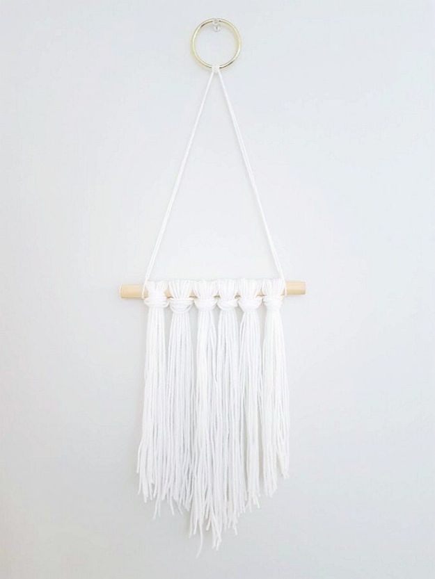 Cheap Wall Decor Ideas - DIY Wall Hanging Yarn - Cute and Easy Room Decor for Teens - Ideas for Teenager Bedroom Walls - Boys and Girls Room Canvas Wall Art and Decorating #teen #roomdecor #diydecor https://diyprojectsforteens.com/cheap-diy-wall-decor-ideas
