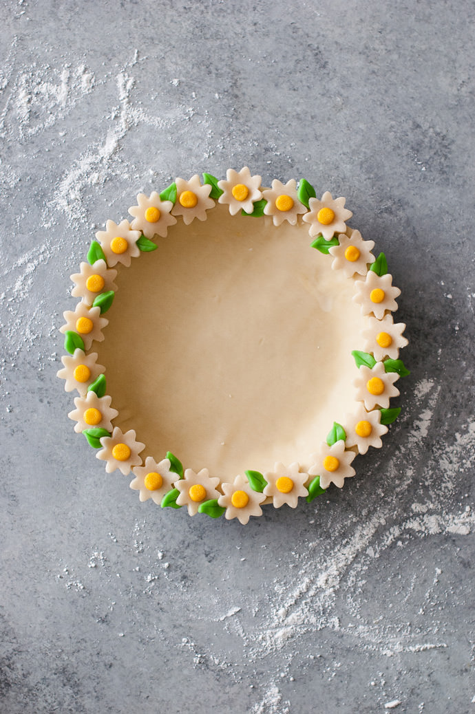 Daisy Chain Pie Crust Tutorial | 25+ Decorative Pie Crust Ideas
