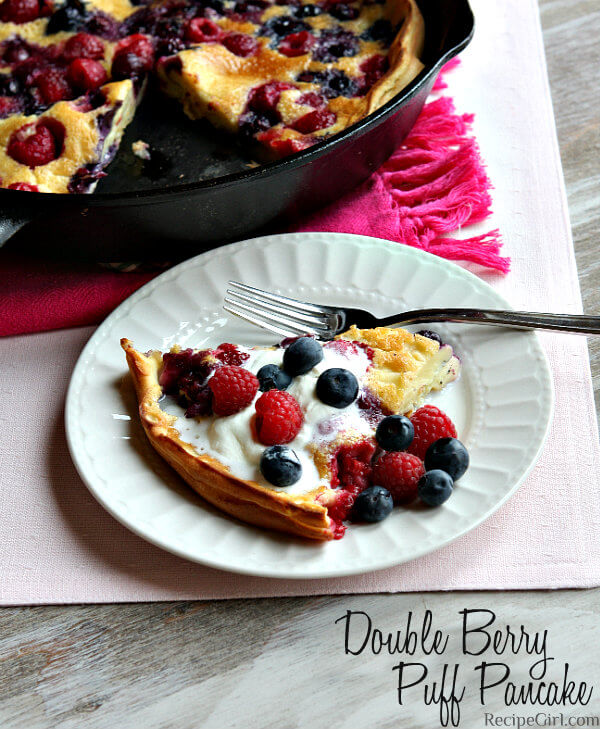 Double Berry Puff Pancakes + 50 Delicious Berry Recipes... refreshingly sweet treats that you can enjoy all summer long!