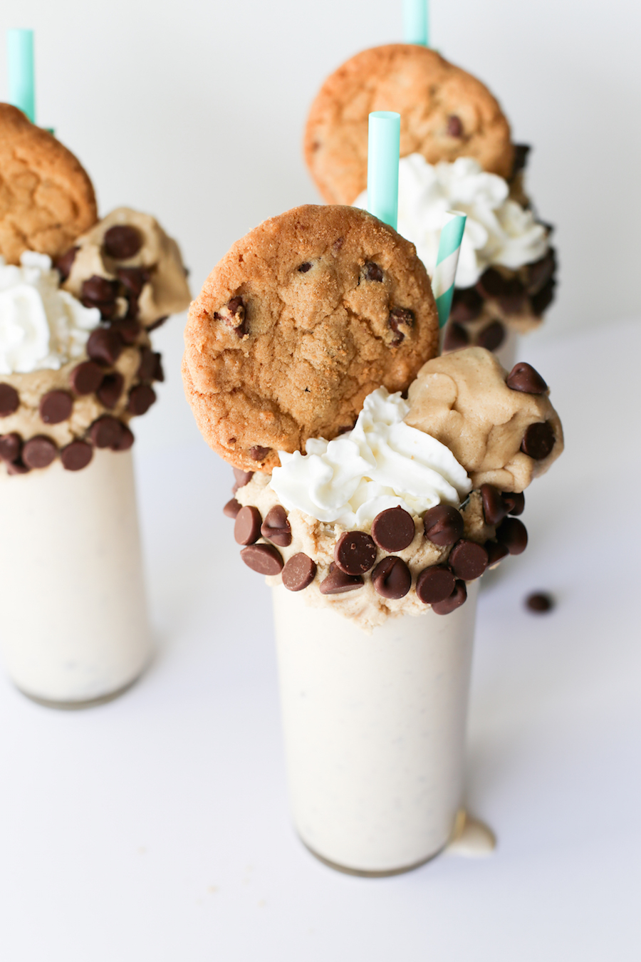 Edible Chocolate Chip Cookie Dough Milkshake | 25+ cookie dough recipes