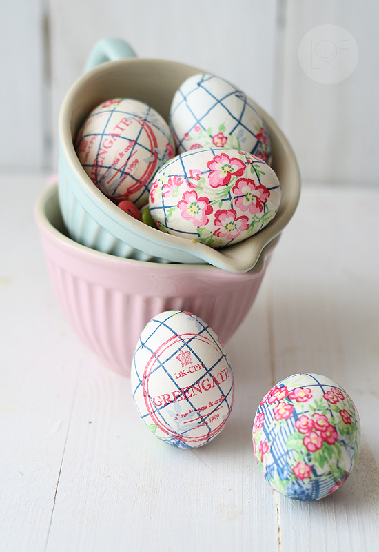 Easter Eggs (decorated with paper napkins) | 25+ ways to decorate Easter Eggs