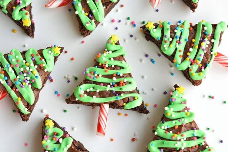 Party Food Ideas: 15 Festive and Tasty Finger Food Christmas Desserts - Party Food Ideas, Finger Food Recipes, Finger Food Christmas Desserts, Christmas Dessert Recipes, Christmas Cookie Recipes, Christmas appetizers, appetizer recipes