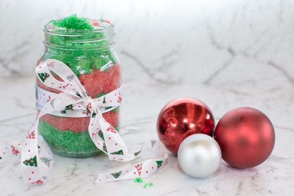 24 DIY Christmas Gifts That Your Friends Would Love To Get This Year | Handmade Christmas Gift Ideas | Inexpensive DIY Gift Ideas | Christmas Gift Ideas | Best Handmade Gifts Via: https://themummyfront.com #diychristmasgifts #themummyfront #handmadegifts | diy sugar scrub