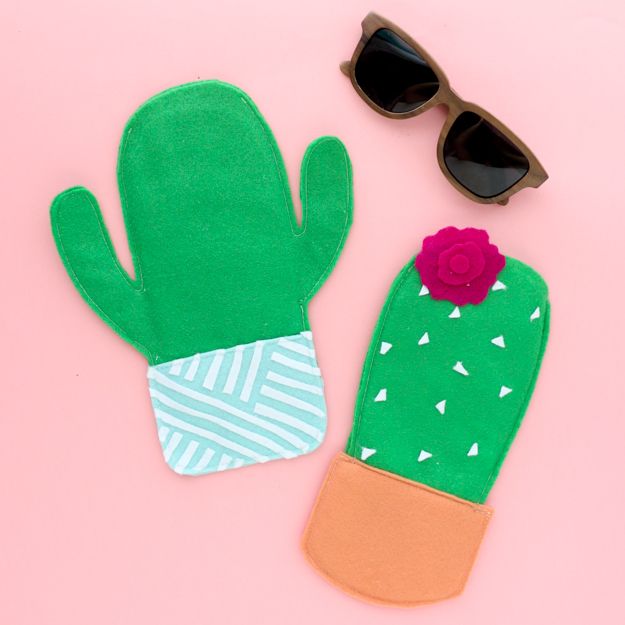 DIY Cactus Crafts | Felt Cactus Sunglasses Case l Craft Ideas and Home Decor | Painting Tutorials, Gifts, Rocks, Cardboard, Wood Cactus Decorations