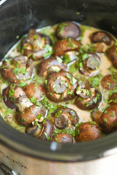 Garlic Herb Mushrooms | 25+ slow cooker appetizer recipes