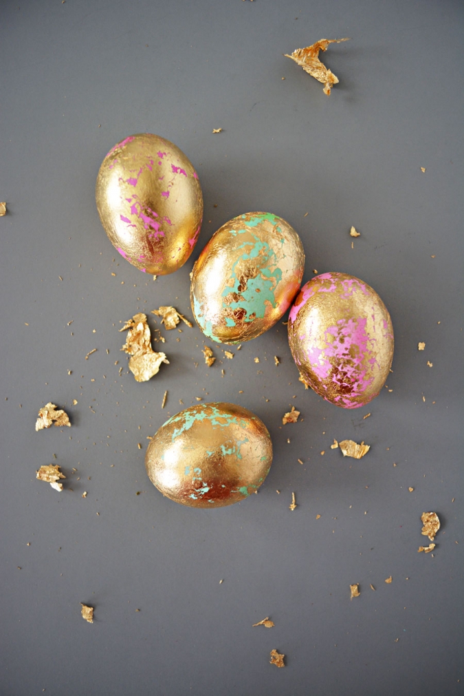 Gold Leaf Easter Eggs | 25+ MORE ways to decorate Easter Eggs