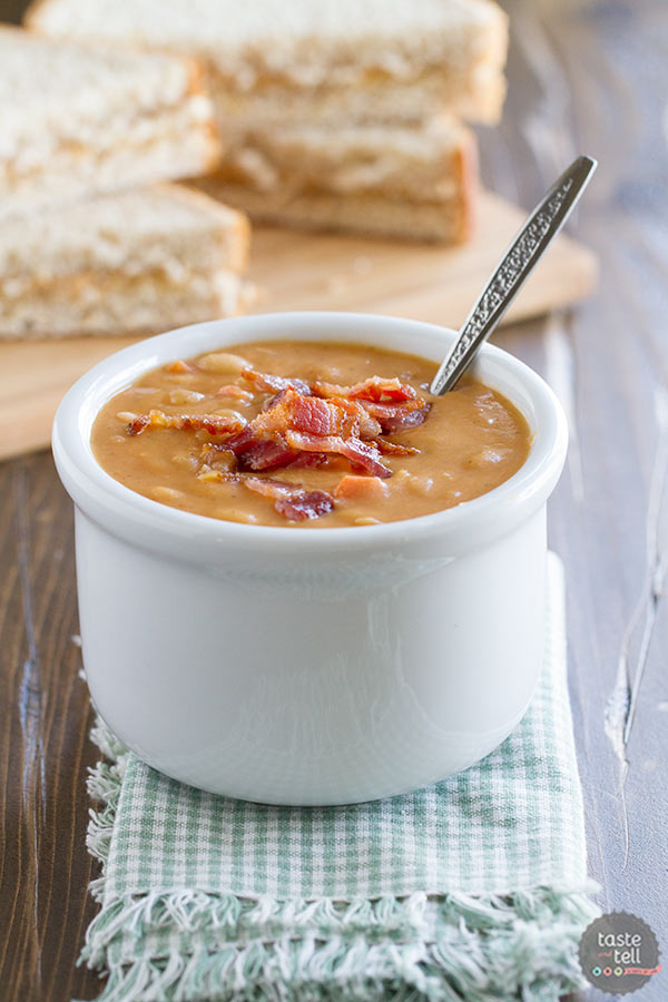 Homemade Bean and Bacon Soup | 25+ delicious soup recipes
