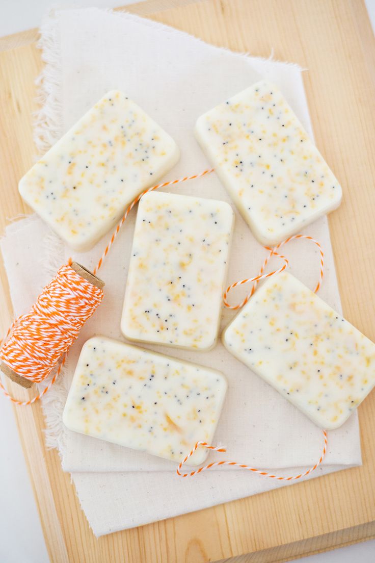Grapefruit Mint Poppyseed Soap | 25+ Mother's Day Gift Ideas