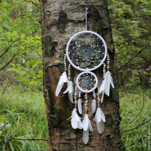 DIY Dream Catchers - Indian Dreamcatcher - How to Make a Dreamcatcher Step by Step Tutorial - Easy Ideas for Dream Catcher for Kids Room - Make a Mobile, Moon Designs, Pattern Ideas, Boho Dreamcatcher With Sticks, Cool Wall Hangings for Teen Rooms - Cheap Home Decor Ideas on A Budget http://diyprojectsforteens.com/diy-dreamcatchers