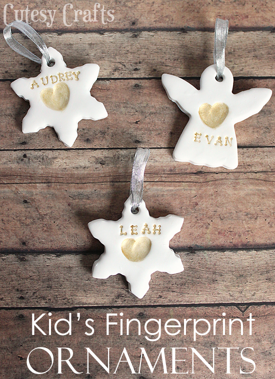 Kid's fingerprint ornament | 25+ ornaments kids can make