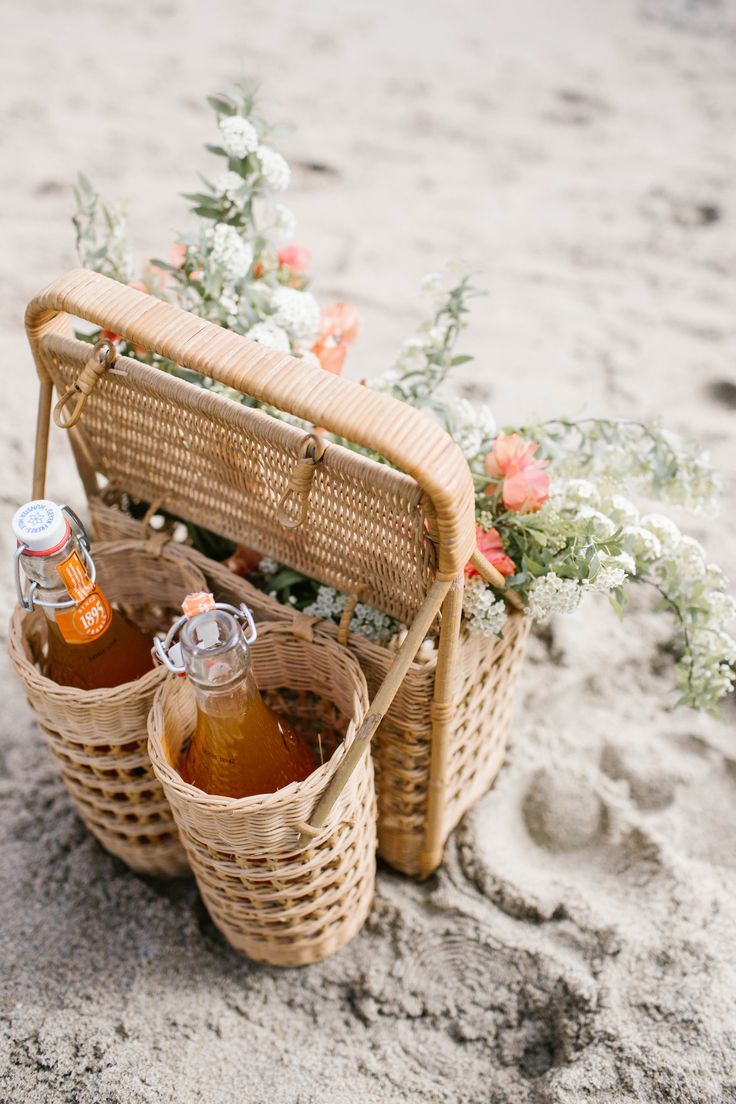 beach picnic basket