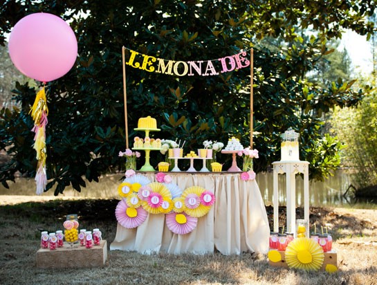 Lemonade Dessert Table | 25+ Lemonade Stand Ideas