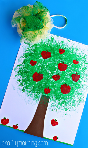 Make an Apple Tree Craft Using a Pouf Sponge - 25+apple projects and kids crafts - NoBiggie.net