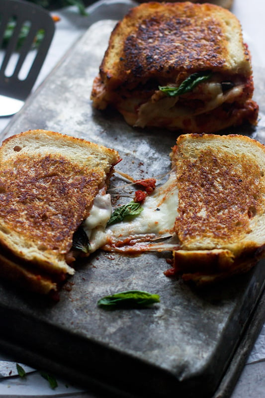 Margherita Pizza Grilled Cheese | 25+ Grilled Cheese Recipes