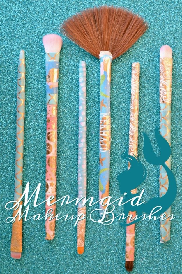DIY Mermaid Crafts - Mermaid Make-Up Brushes - How To Make Room Decorations, Art Projects, Jewelry, and Makeup For Kids, Teens and Teenagers - Mermaid Costume Tutorials - Fun Clothes, Pillow Projects, Mermaid Tail Tutorial http://diyprojectsforteens.com/diy-mermaid-crafts