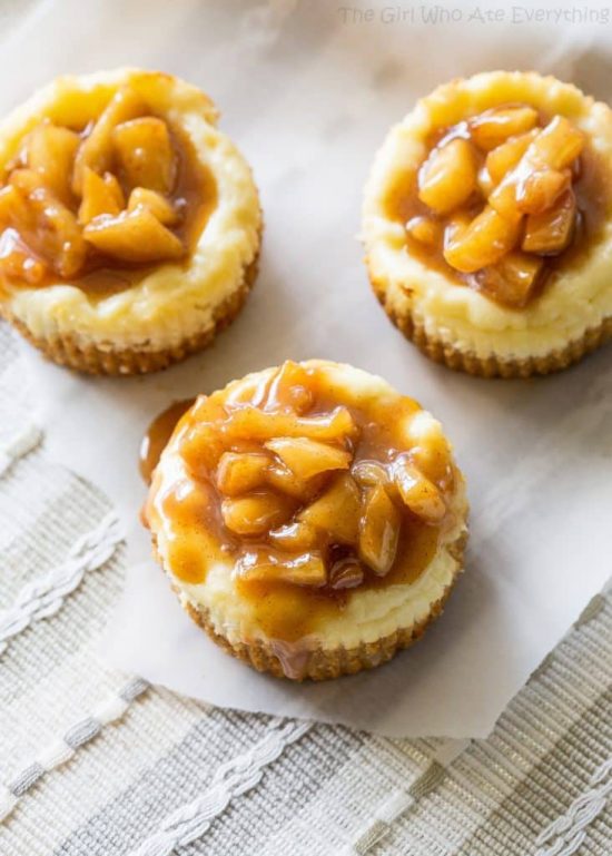 Mini Caramel Apple Cheesecake | 25+ Autumn Apple Recipes