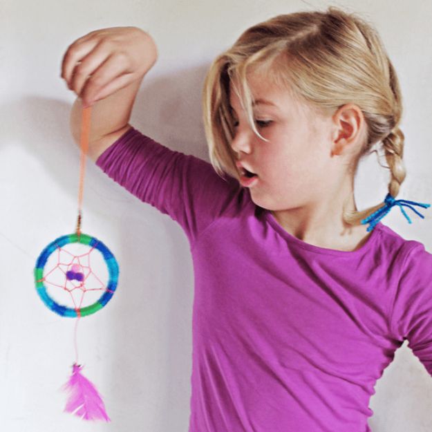 DIY Dream Catchers - Mini Dreamcatcher - How to Make a Dreamcatcher Step by Step Tutorial - Easy Ideas for Dream Catcher for Kids Room - Make a Mobile, Moon Designs, Pattern Ideas, Boho Dreamcatcher With Sticks, Cool Wall Hangings for Teen Rooms - Cheap Home Decor Ideas on A Budget http://diyprojectsforteens.com/diy-dreamcatchers