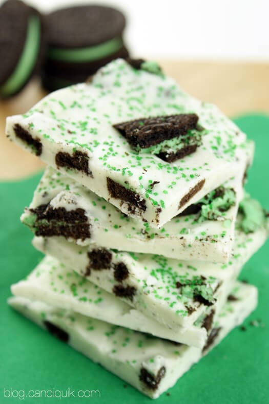 Mint Oreo Bark | Top 50 St. Patrick's Day Green Food - have fun with St. Patrick's Day and surprise your family and friends with these fun, festive green recipes!