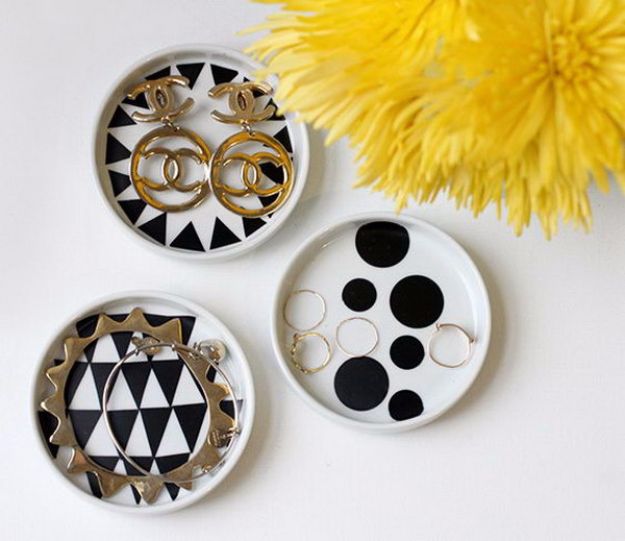 Mod Podge Crafts - Mod Podge Jewelry Dish - DIY Modge Podge Ideas On Wood, Glass, Canvases, Fabric, Paper and Mason Jars - How To Make Pictures, Home Decor, Easy Craft Ideas and DIY Wall Art for Beginners - Cute, Cheap Crafty Homemade Gifts for Christmas and Birthday Presents http://diyjoy.com/mod-podge-crafts