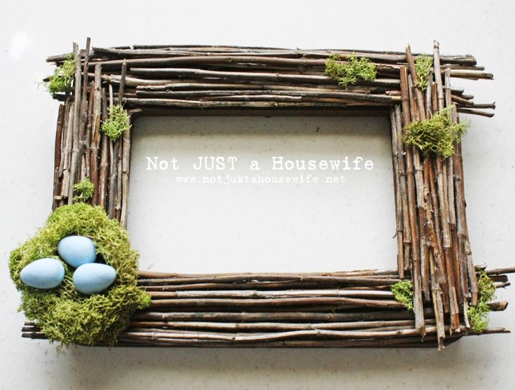 DIY Moss Frame 25+ Easter and Spring Decorations