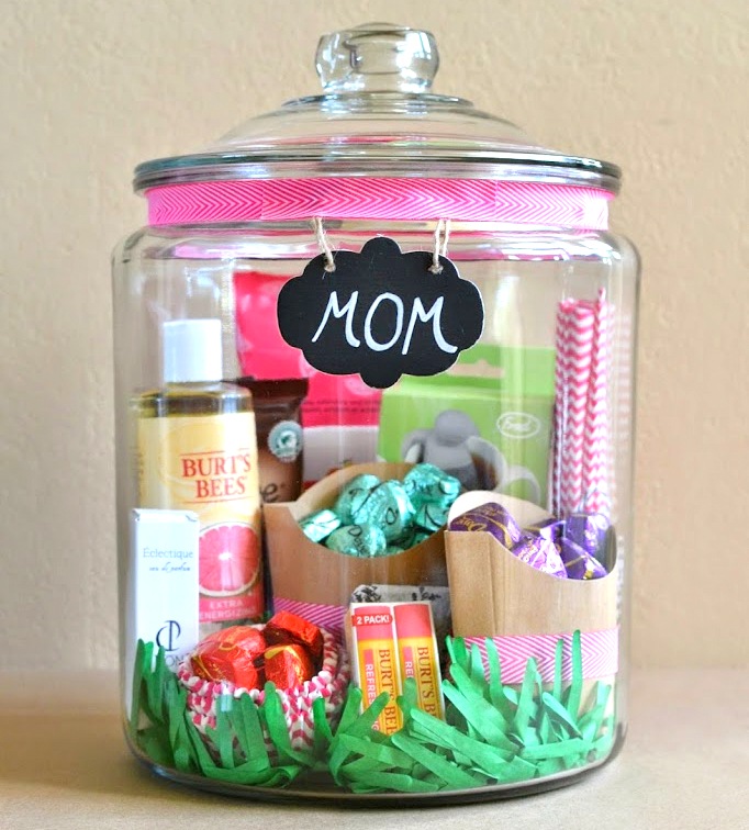 Mothers Day in a Jar | 25+ Mother's Day gift ideas