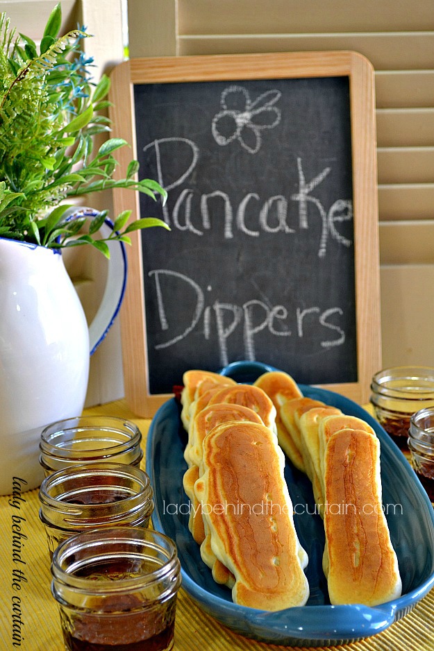 Pancake Dippers 25+ Fun Christmas Breakfast Ideas for Kids | NoBiggie.net
